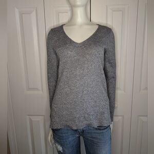 Old Navy Sweater V-Neck Gray Long Sleeve Women's Size Small
